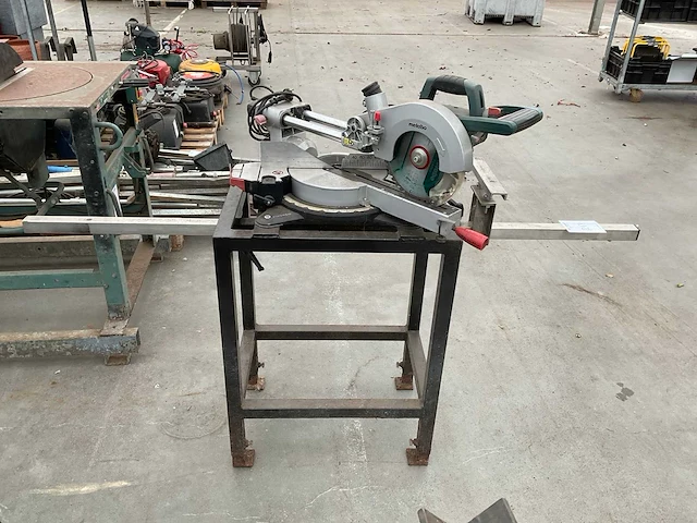 2011 metabo kgs 216m radiaalafkortzaagmachine - afbeelding 4 van  4
