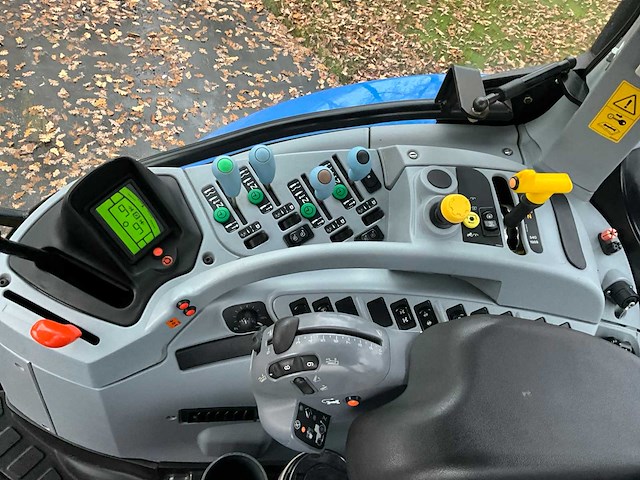 2011 new holland t6020 elite vierwielaangedreven landbouwtractor - afbeelding 9 van  34