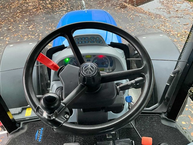 2011 new holland t6020 elite vierwielaangedreven landbouwtractor - afbeelding 13 van  34