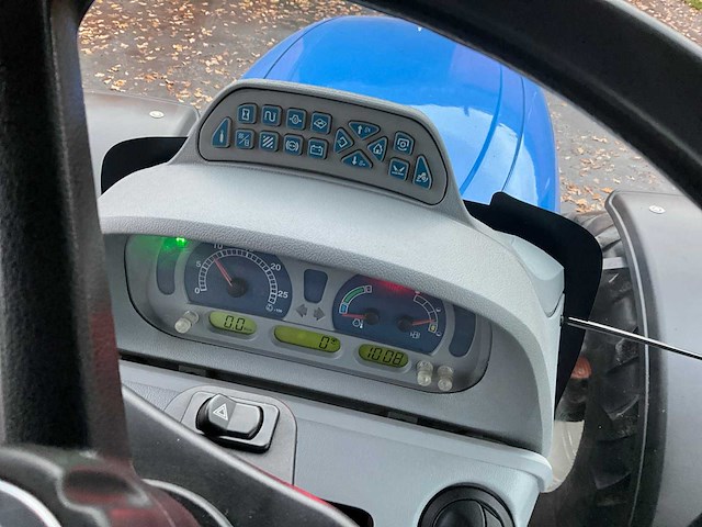 2011 new holland t6020 elite vierwielaangedreven landbouwtractor - afbeelding 14 van  34