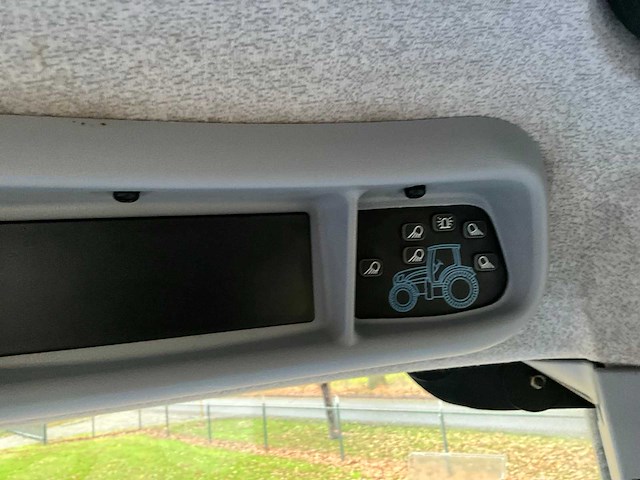 2011 new holland t6020 elite vierwielaangedreven landbouwtractor - afbeelding 21 van  34