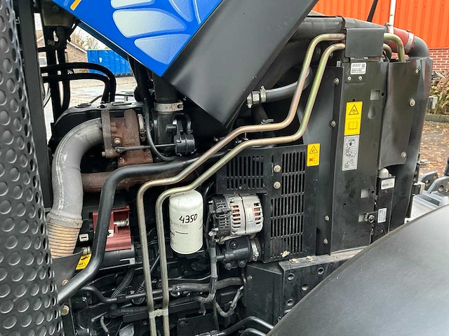 2011 new holland t6020 elite vierwielaangedreven landbouwtractor - afbeelding 24 van  34