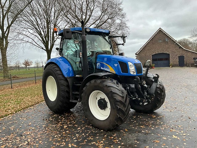 2011 new holland t6020 elite vierwielaangedreven landbouwtractor - afbeelding 23 van  34