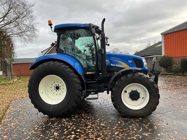 2011 new holland t6020 elite vierwielaangedreven landbouwtractor - afbeelding 29 van  34