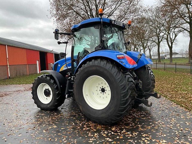 2011 new holland t6020 elite vierwielaangedreven landbouwtractor - afbeelding 32 van  34