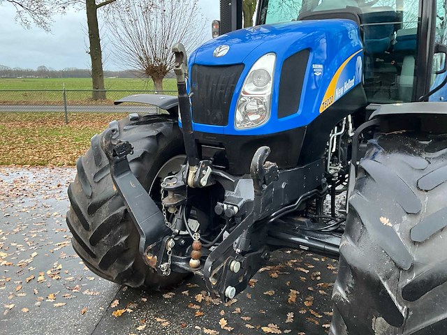 2011 new holland t6020 elite vierwielaangedreven landbouwtractor - afbeelding 34 van  34