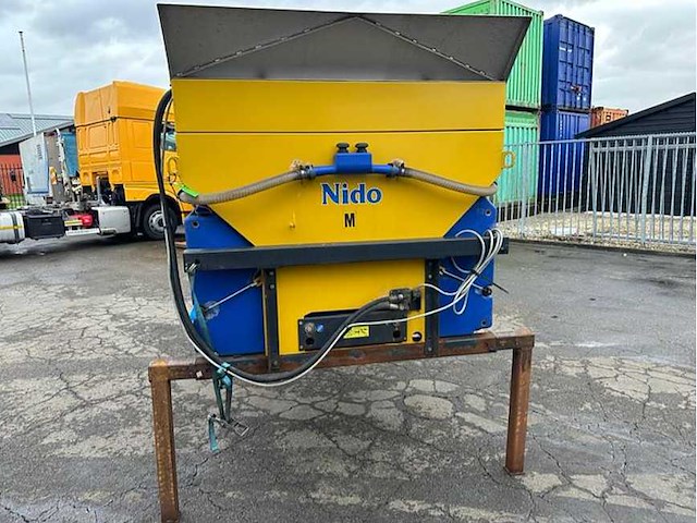 2011 nido stratos b15k-24 vcln-350 salt spreader - afbeelding 5 van  6