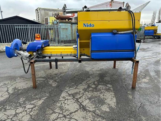 2011 nido stratos b15k-24 vcln-350 salt spreader - afbeelding 2 van  5