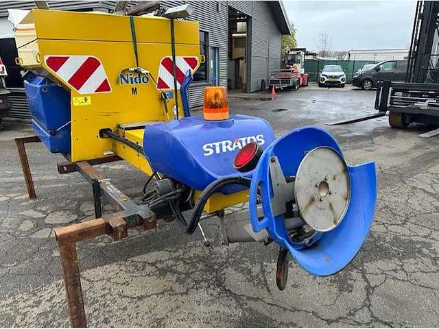 2011 nido stratos b15k-24 vcln-350 salt spreader - afbeelding 3 van  5