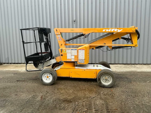 2011 niftylift hr12 ne elektrische knikarmhoogwerker – 12,2 m - afbeelding 9 van  16