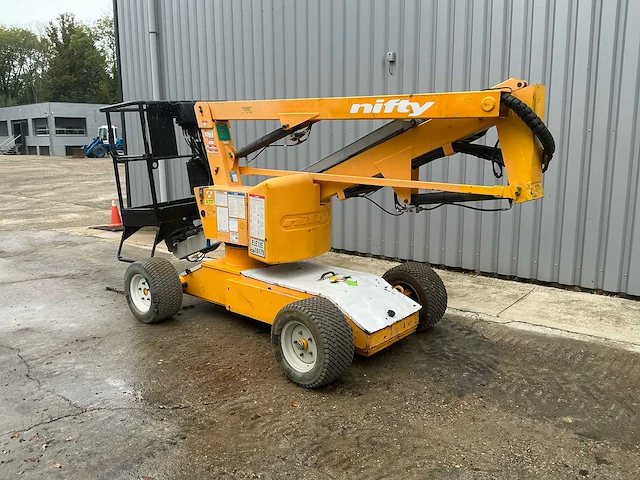 2011 niftylift hr12 ne elektrische knikarmhoogwerker – 12,2 m - afbeelding 10 van  16