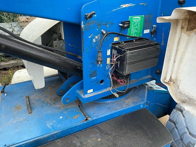 2011 niftylift hr15nb zelfrijdende knikarmhoogwerker - afbeelding 14 van  22
