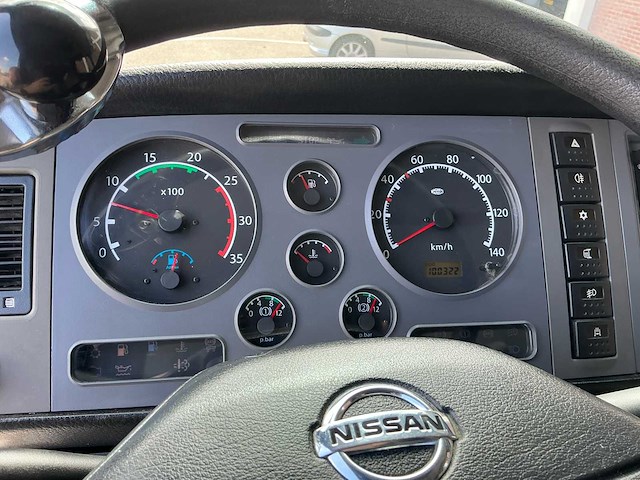 2011 nissan atleon vrachtwagen - afbeelding 14 van  49