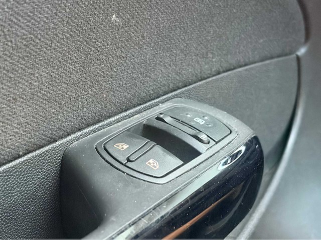 2011 opel corsa 1.4-16v airco - navi personenauto - afbeelding 1 van  2