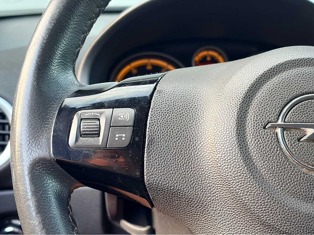 2011 opel corsa 1.4-16v airco - navi personenauto - afbeelding 9 van  9