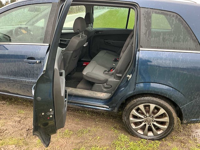 2011 opel zafira 1.8 111 y. ed. personenauto - afbeelding 31 van  33