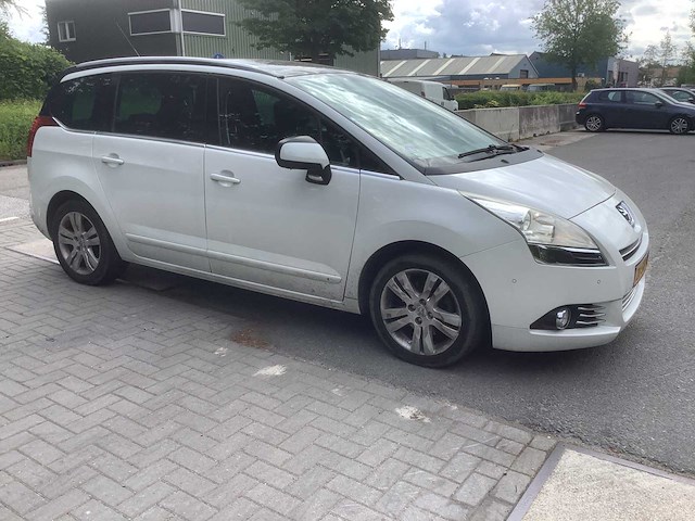2011 peugeot 5008 1.6 thp b.l. exe 7p. personenauto - afbeelding 7 van  13