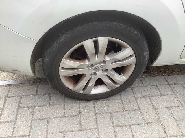 2011 peugeot 5008 1.6 thp b.l. exe 7p. personenauto - afbeelding 9 van  13