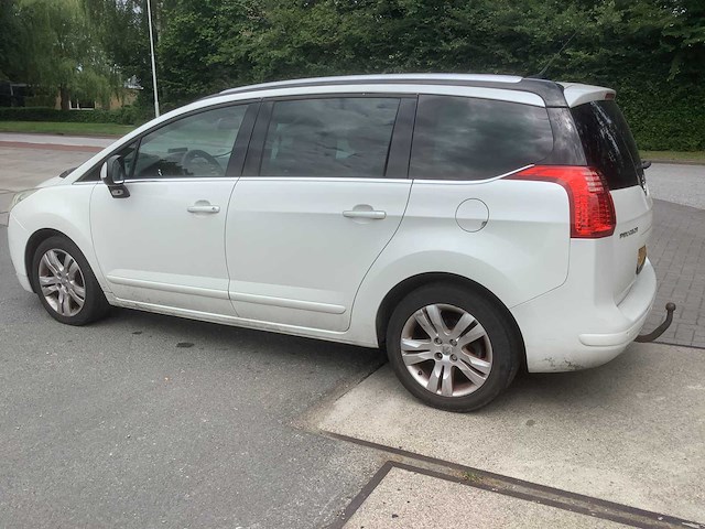 2011 peugeot 5008 1.6 thp b.l. exe 7p. personenauto - afbeelding 11 van  13