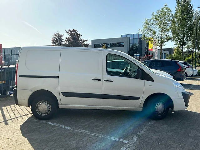 2011 peugeot expert 227 1.6 hdi l1h1 pro bedrijfswagen 8-vlk-97 - afbeelding 27 van  32
