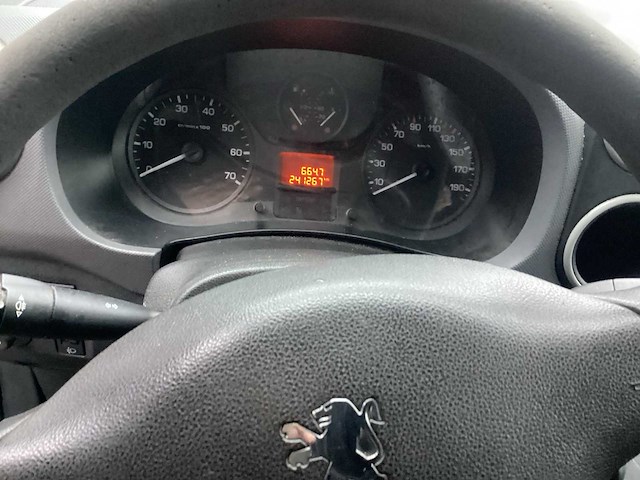 2011 peugeot partner 120 1.6 hdi bedrijfswagen - afbeelding 2 van  21