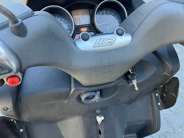 2011 piaggio mp3 lt 400i motorfiets - afbeelding 2 van  18