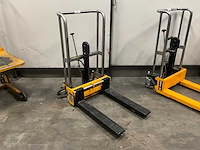 2011 pj4085 stapelaar - afbeelding 1 van  5