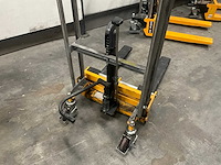 2011 pj4085 stapelaar - afbeelding 4 van  5