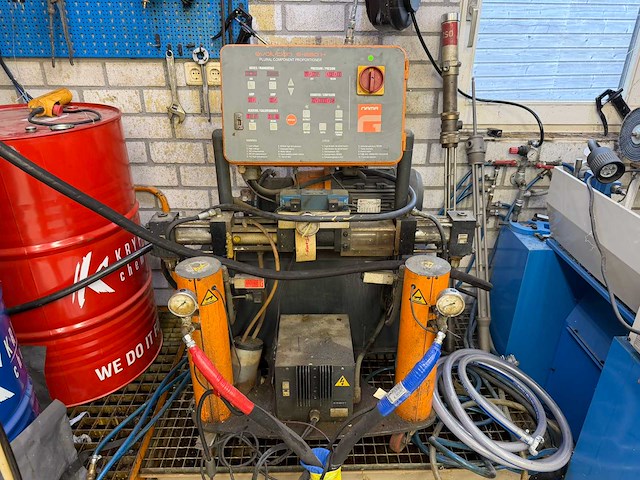 2011 polyurea machine garraf g-140h - afbeelding 1 van  11