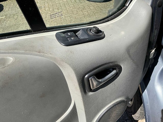 2011 renault trafic 2.5 dci t29 l2h1 dc bedrijfswagen - afbeelding 32 van  35