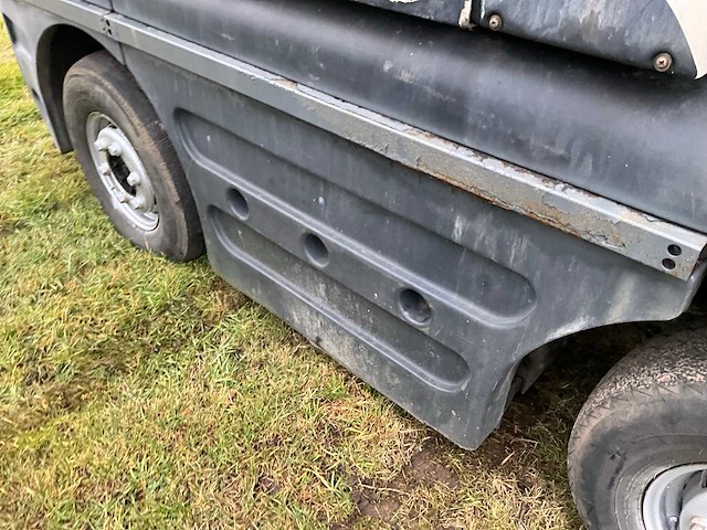 2011 schmidt swingo 200+ straatveegmachine - afbeelding 12 van  25