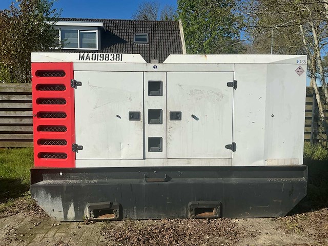 2011 sdmo r165 noodstroomaggregaat - afbeelding 9 van  13