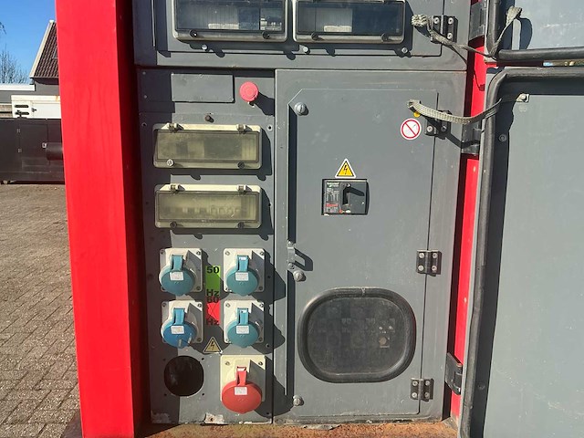 2011 sdmo rental r165 noodstroomaggregaat - afbeelding 2 van  6