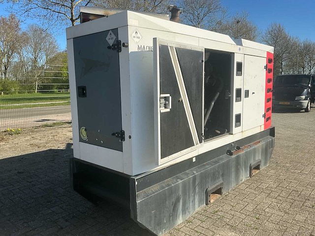 2011 sdmo rental r165 noodstroomaggregaat - afbeelding 5 van  15