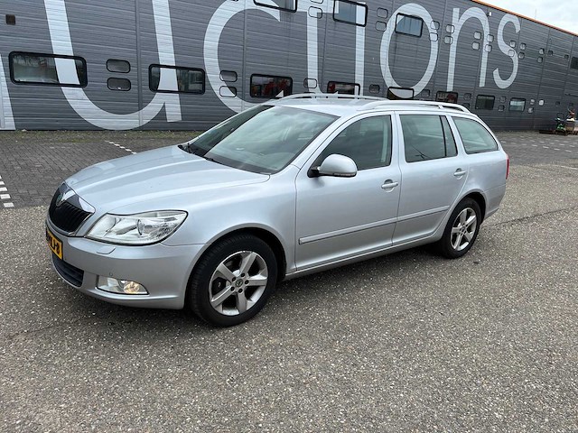 2011 skoda octavia combi 1.2 tsi elegance bns personenauto 92-pkj-8 - afbeelding 1 van  22