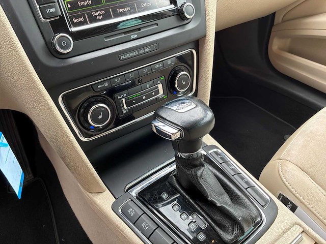 2011 skoda superb combi 2.0 tsi elegance bns personenauto - afbeelding 4 van  26