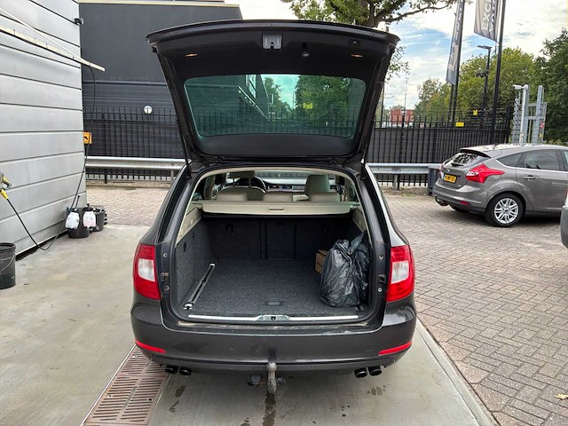 2011 skoda superb combi 2.0 tsi elegance bns personenauto - afbeelding 9 van  26