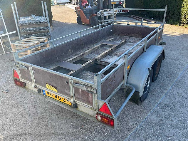 2011 solide aanhangwagen - afbeelding 3 van  4