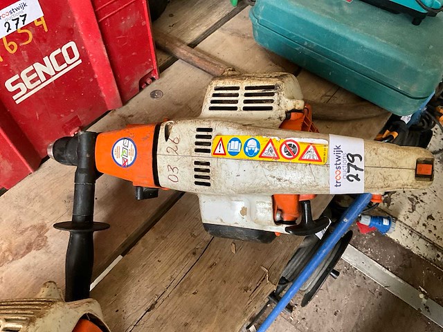2011 stihl bt45 benzine boormachine - afbeelding 1 van  4