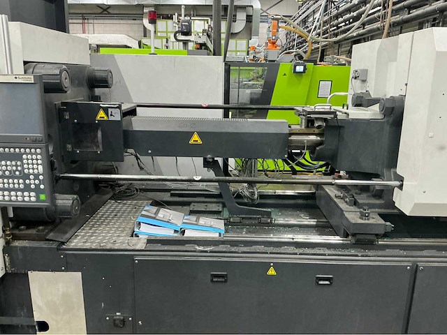 2011 sumitomo demag intelect 280/685-1700 spuitgietmachine met demag dr831-robot - afbeelding 4 van  34