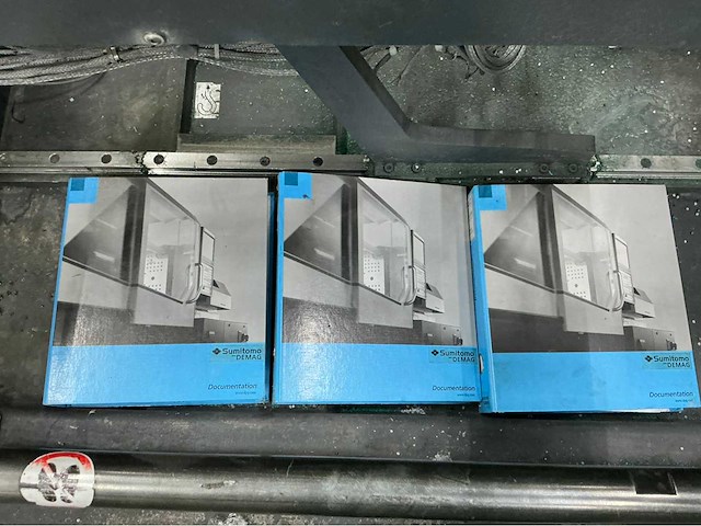 2011 sumitomo demag intelect 280/685-1700 spuitgietmachine met demag dr831-robot - afbeelding 9 van  34