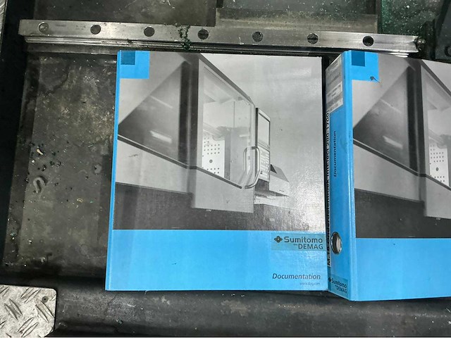 2011 sumitomo demag intelect 280/685-1700 spuitgietmachine met demag dr831-robot - afbeelding 13 van  34