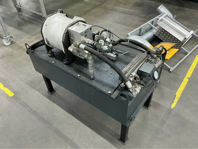 2011 sumitomo demag intelect 280/685-1700 spuitgietmachine met demag dr831-robot - afbeelding 14 van  34