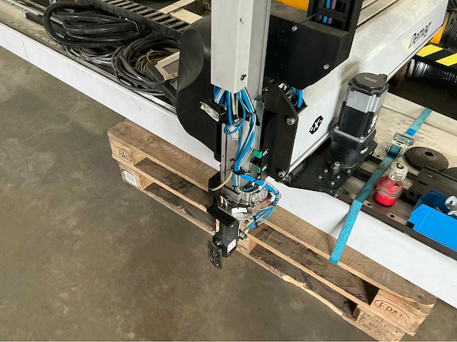 2011 sumitomo demag intelect 280/685-1700 spuitgietmachine met demag dr831-robot - afbeelding 20 van  34