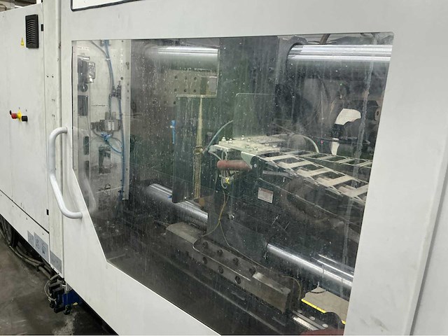 2011 sumitomo demag intelect 280/685-1700 spuitgietmachine met demag dr831-robot - afbeelding 30 van  34
