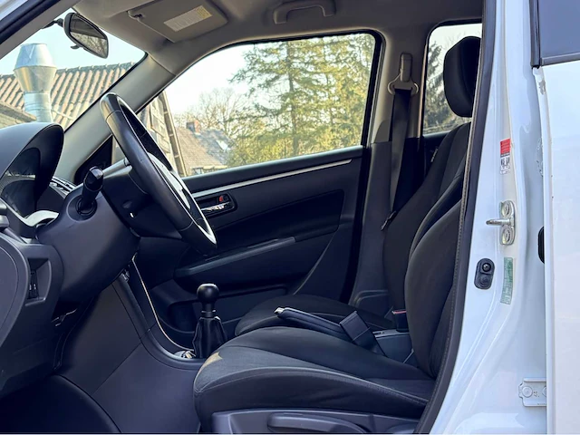 2011 suzuki swift personenauto - afbeelding 14 van  15