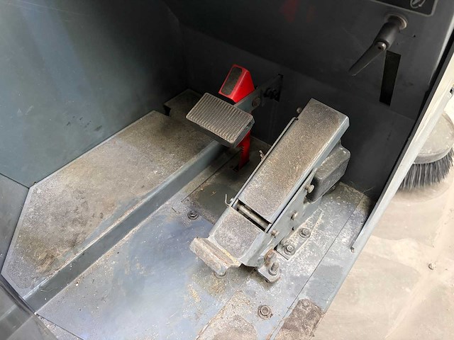 2011 tennant s20 industriële opzit-veeg-/zuigmachine - afbeelding 5 van  45