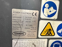 2011 tennant s20 industriële opzit-veeg-/zuigmachine - afbeelding 40 van  45