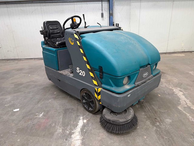 2011 tennant s20 industriële opzit-veeg-/zuigmachine - afbeelding 42 van  45