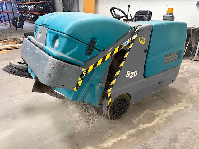 2011 tennant s20 industriële opzit-veeg-/zuigmachine - afbeelding 45 van  45